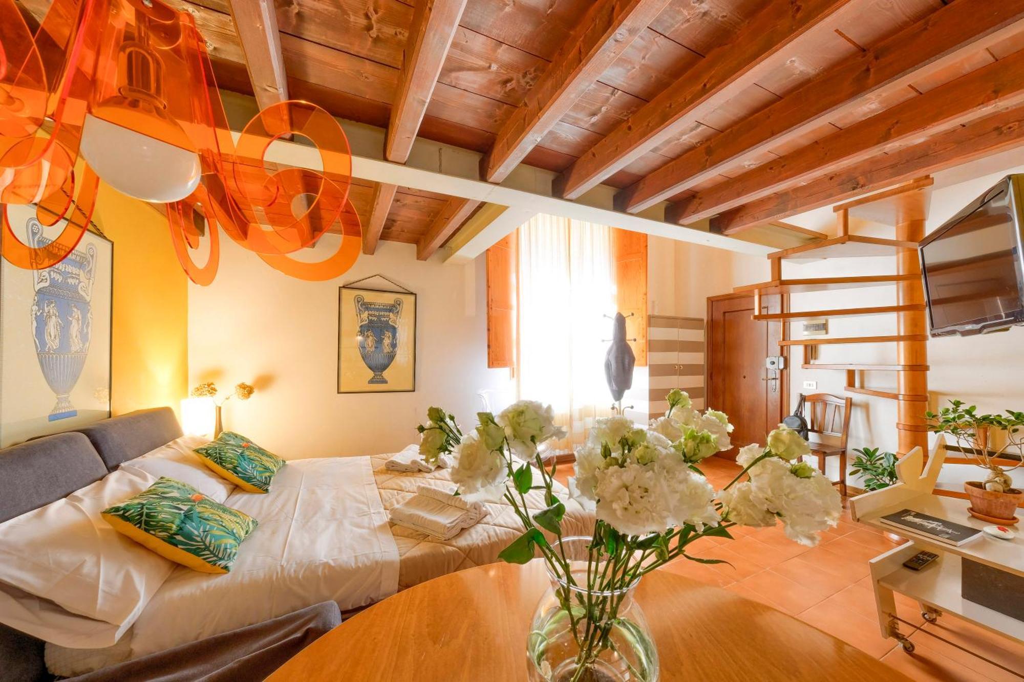 La Casa Di Dante Alighieri Apartment Firenze Bagian luar foto